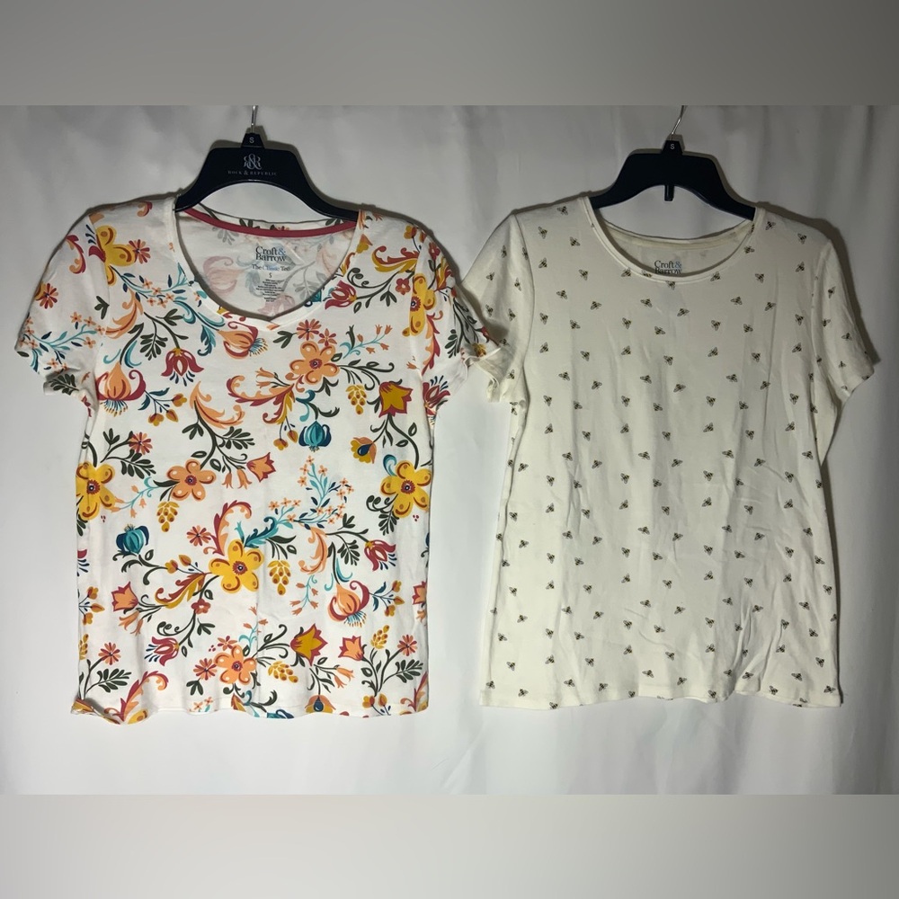 CROFT & BARROW Floral and Bee Short Sleeve Tops - Multicolor and Cream